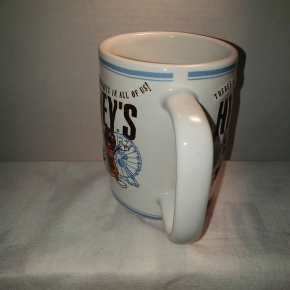 Super Cute Hershey Chocolate Mug with Hershey Candy Bar, Hershey Kiss and Reeses - Picture 5 of 8